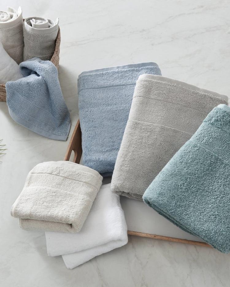 Beach & Home Bath | Tommy Bahama Island Retreat 6-Piece Bath Towel Set Dark Blue Lagoon