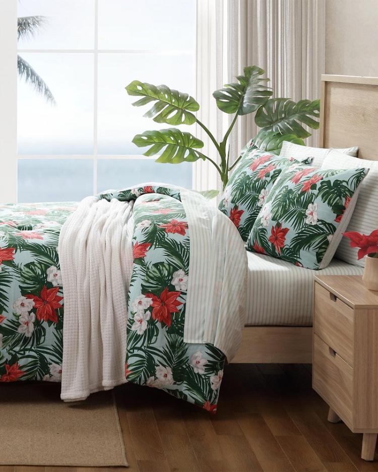 Beach & Home Comforters & Duvets | Tommy Bahama Festive Palms Reversible King 3-Piece Comforter Set Multicolor