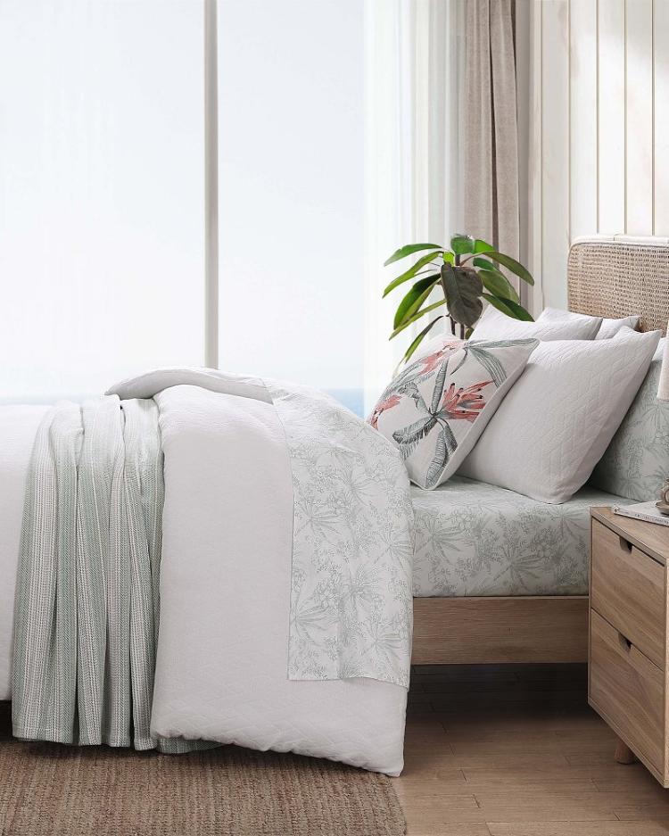 Beach & Home Comforters & Duvets | Tommy Bahama Wicker Woven 3-Piece King Comforter Set White