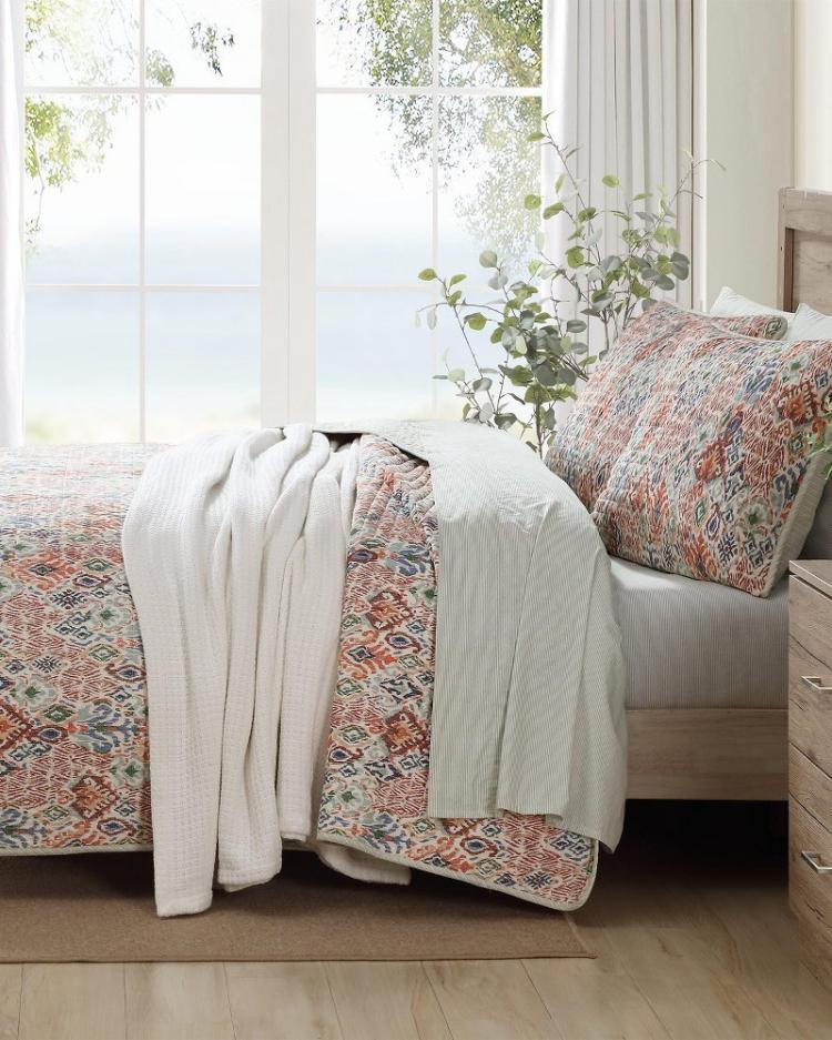 Beach & Home Quilts & Blankets | Tommy Bahama Ikat Tropics Reversible 3-Piece Full/Queen Quilt Set Multicolor