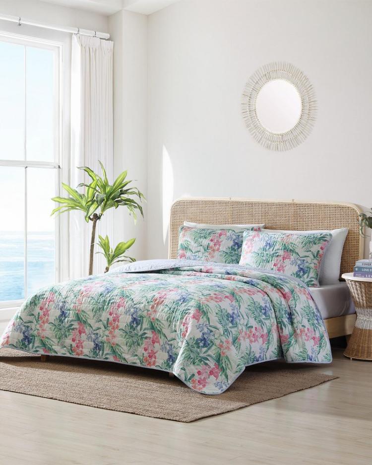 Beach & Home Quilts & Blankets | Tommy Bahama Island Orchid Reversible 3-Piece King Quilt Set White