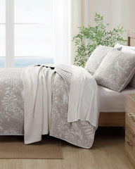 Beach & Home Quilts & Blankets | Tommy Bahama Jungle Toile Reversible 3-Piece Full/Queen Quilt Set Beige