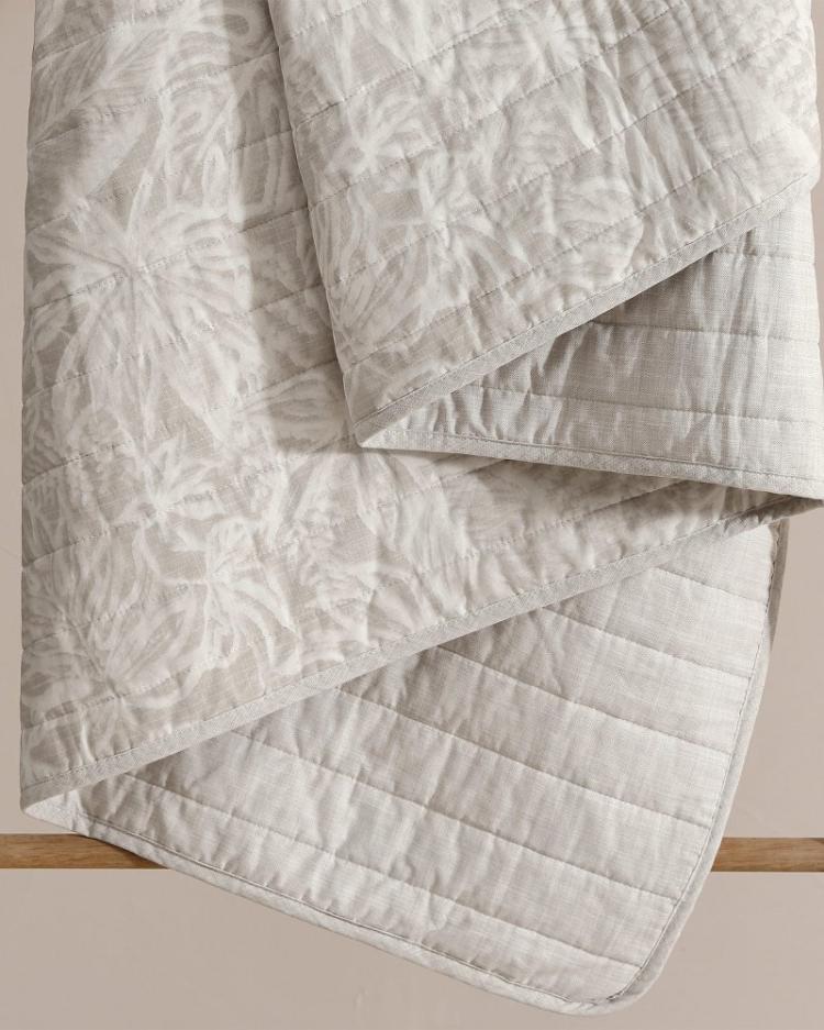 Beach & Home Quilts & Blankets | Tommy Bahama Ocean Deep Reversible 2-Piece Twin Quilt Set Beige