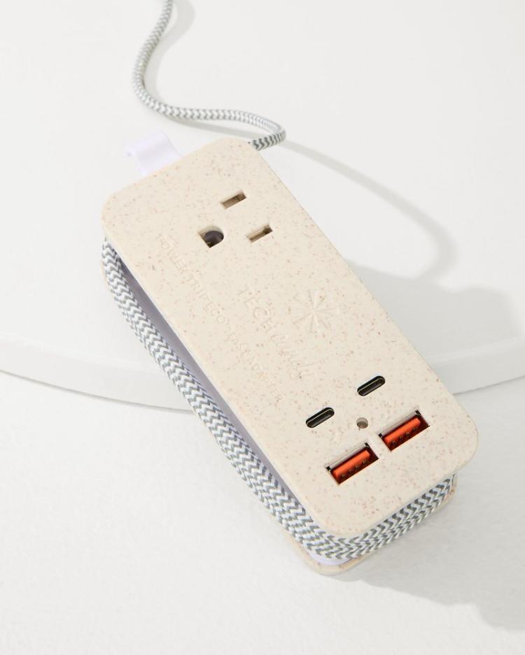 Men/Women/Beach & Home Luggage & Travel | Tommy Bahama Power Trip Eco-Charger Natural