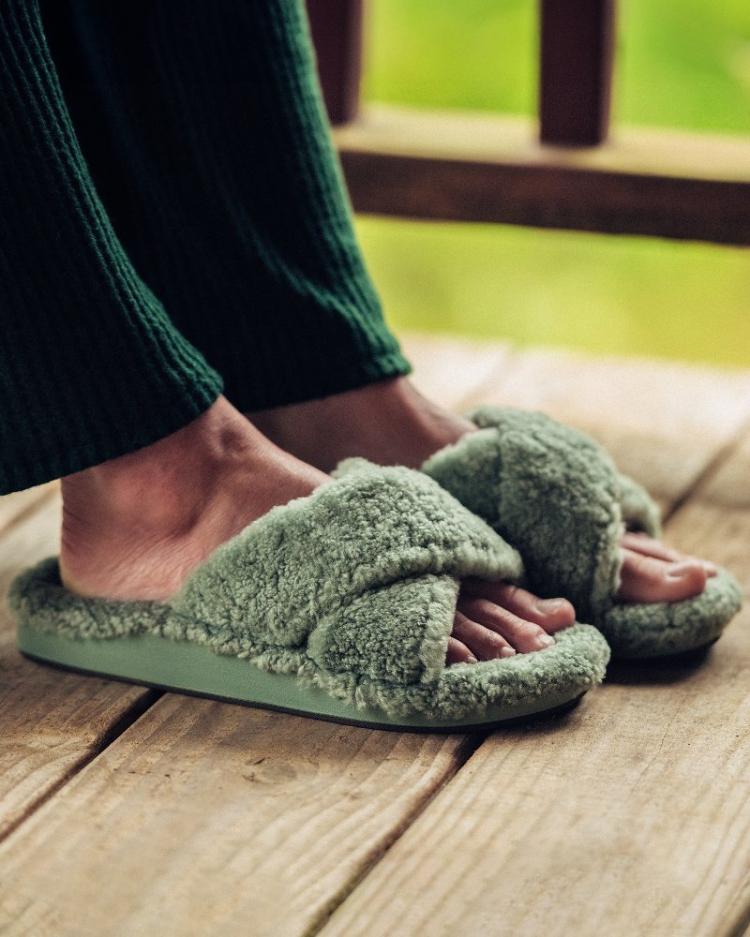 Women Sleepwear | Tommy Bahama OluKai® Hila Heu Slippers Muted Green