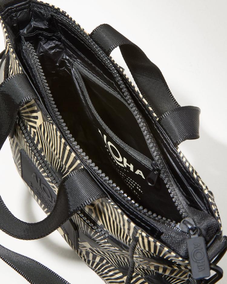 Women/Beach & Home Handbags & Clutches | Tommy Bahama Aloha Collection Malu Crossbody Bag Glow/black