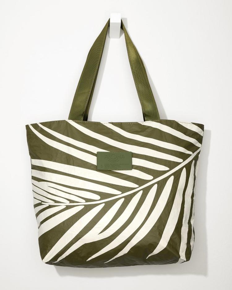 Women/Beach & Home Handbags & Clutches | Tommy Bahama Aloha Collection Shade Day Tripper Tote Creme/olive