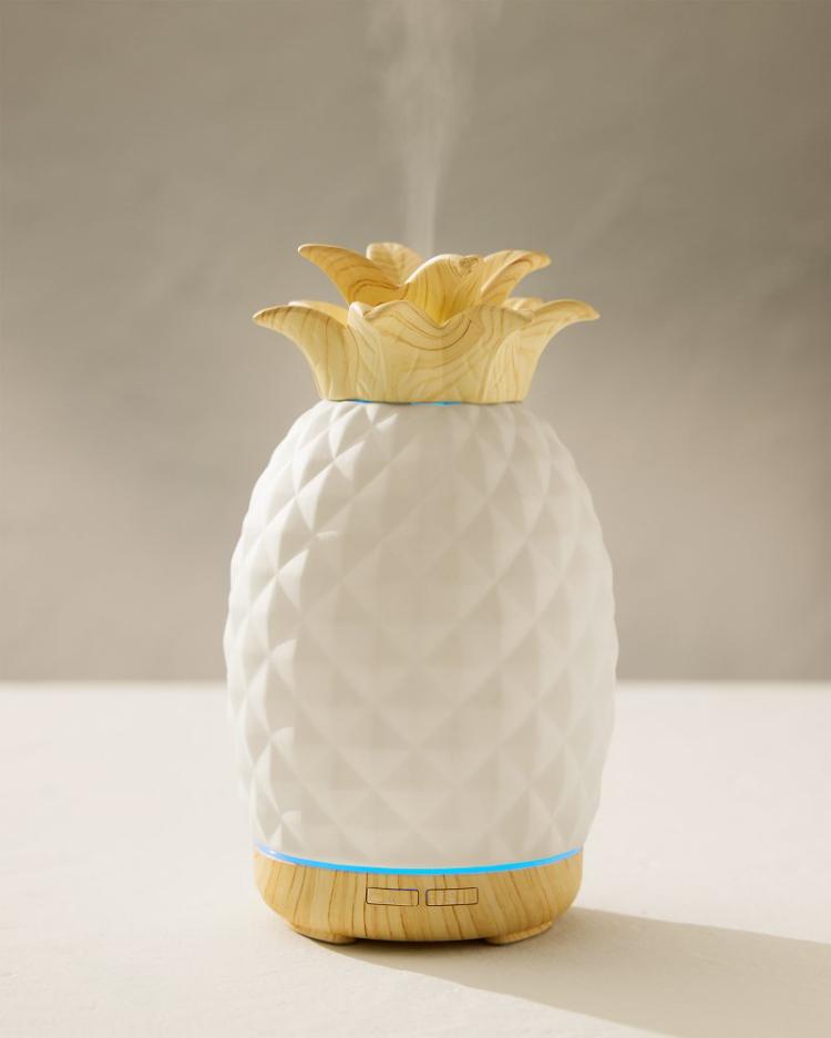 Beach &amp; Home Candles &amp; Diffusers | Tommy Bahama Island Blend Ceramic Pineapple Diffuser Island Blend