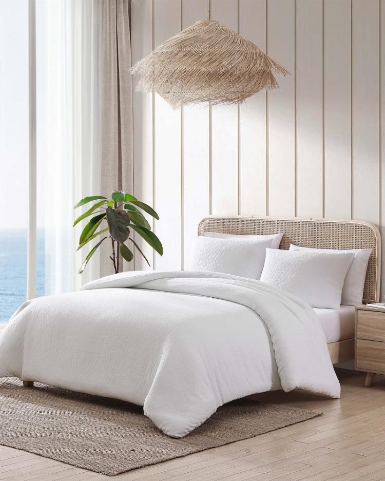 Beach &amp; Home Comforters &amp; Duvets | Tommy Bahama Wicker Woven 3-Piece Full/Queen Comforter Set White