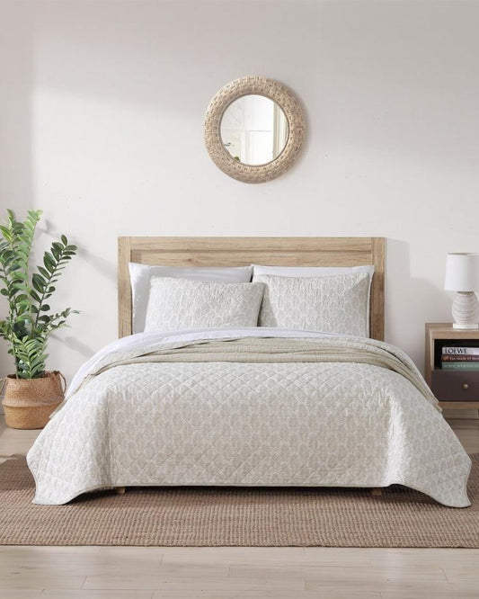 Beach &amp; Home Quilts &amp; Blankets | Tommy Bahama Bahama Fronds Reversible 2-Piece Twin Quilt Set Brown