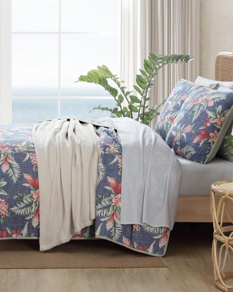 Beach &amp; Home Quilts &amp; Blankets | Tommy Bahama Floral Enchantment Reversible 3-Piece King Quilt Set Deep Blue