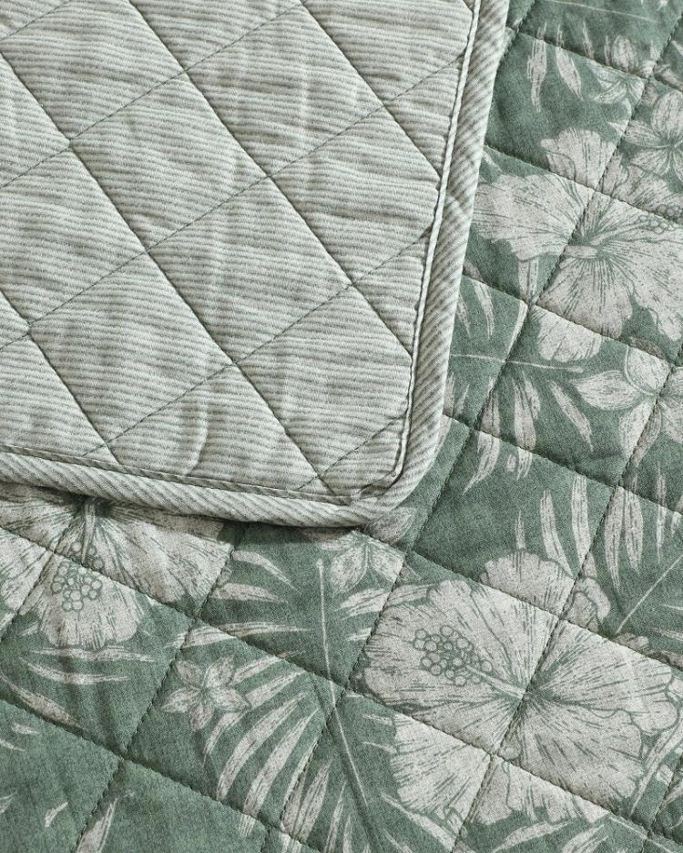 Beach &amp; Home Quilts &amp; Blankets | Tommy Bahama Hibiscus Jungle Reversible 3-Piece King Quilt Set Jungle