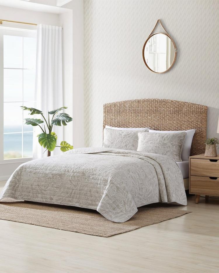 Beach &amp; Home Quilts &amp; Blankets | Tommy Bahama Ocean Deep Reversible 2-Piece Twin Quilt Set Beige