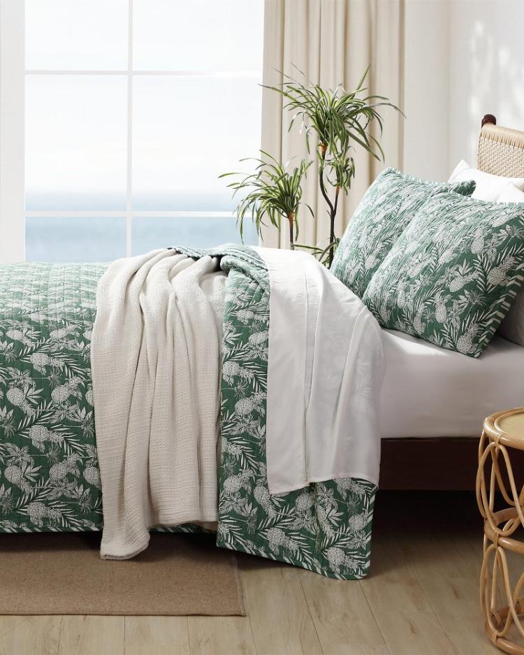 Beach &amp; Home Quilts &amp; Blankets | Tommy Bahama Pineapple Venture 2-Piece Twin Quilt Set Green