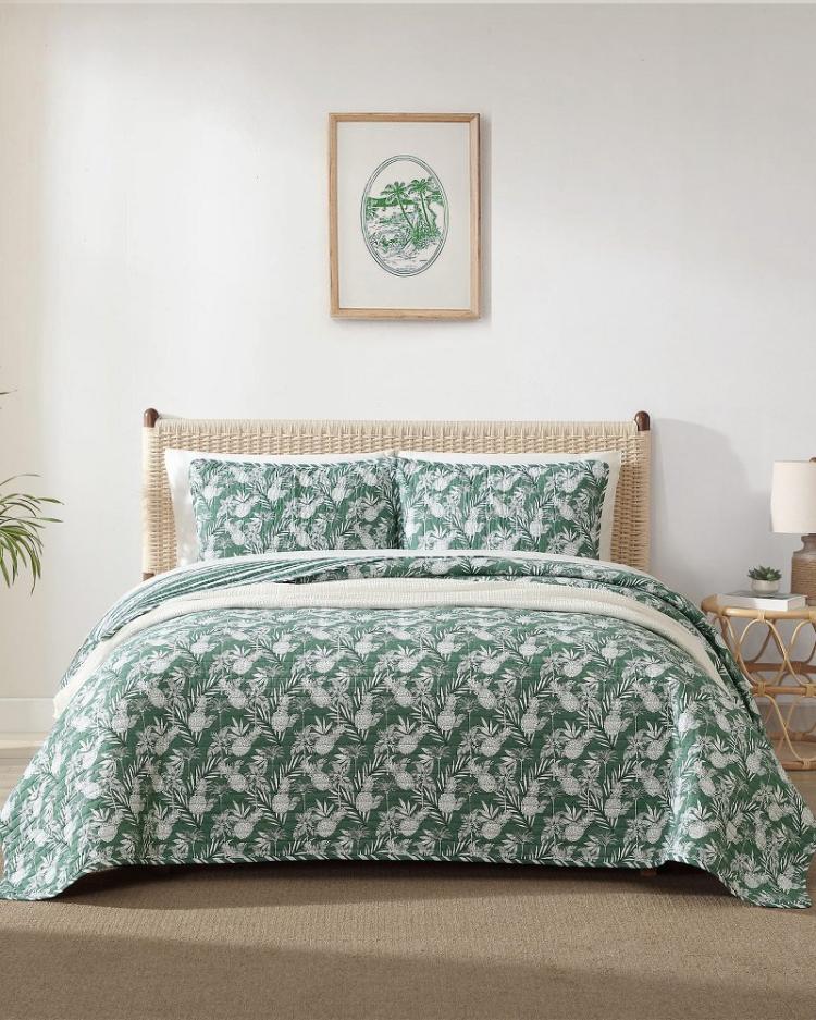 Beach &amp; Home Quilts &amp; Blankets | Tommy Bahama Pineapple Venture 3-Piece Full/Queen Quilt Set Green