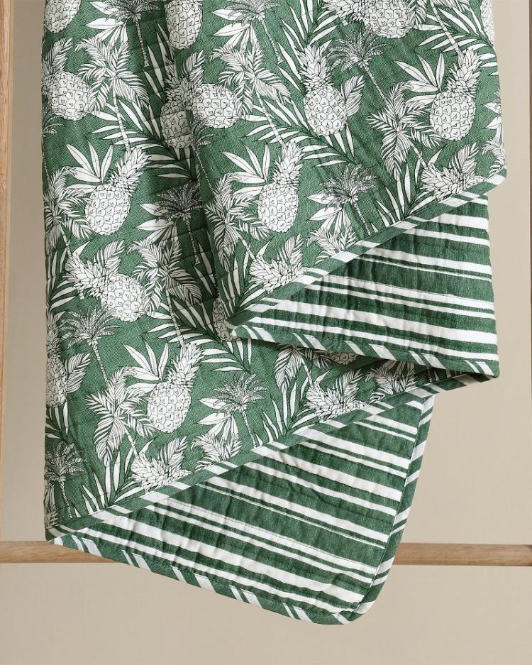 Beach &amp; Home Quilts &amp; Blankets | Tommy Bahama Pineapple Venture 3-Piece Full/Queen Quilt Set Green