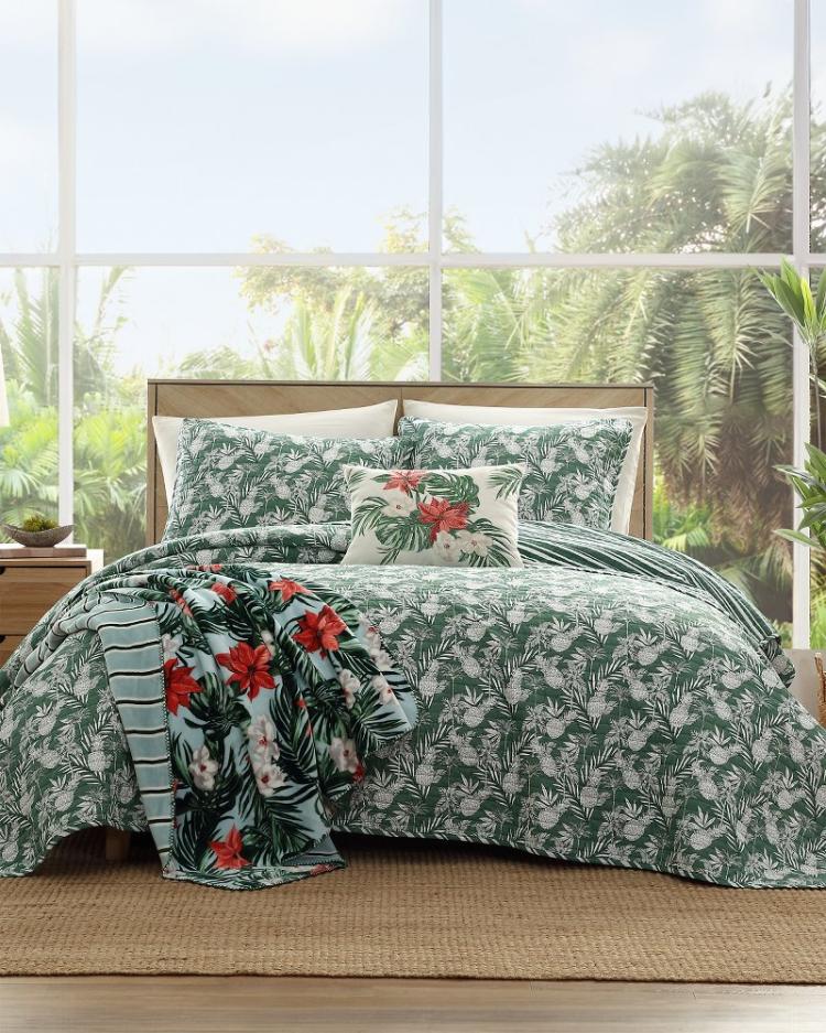 Beach &amp; Home Quilts &amp; Blankets | Tommy Bahama Pineapple Venture 3-Piece Full/Queen Quilt Set Green