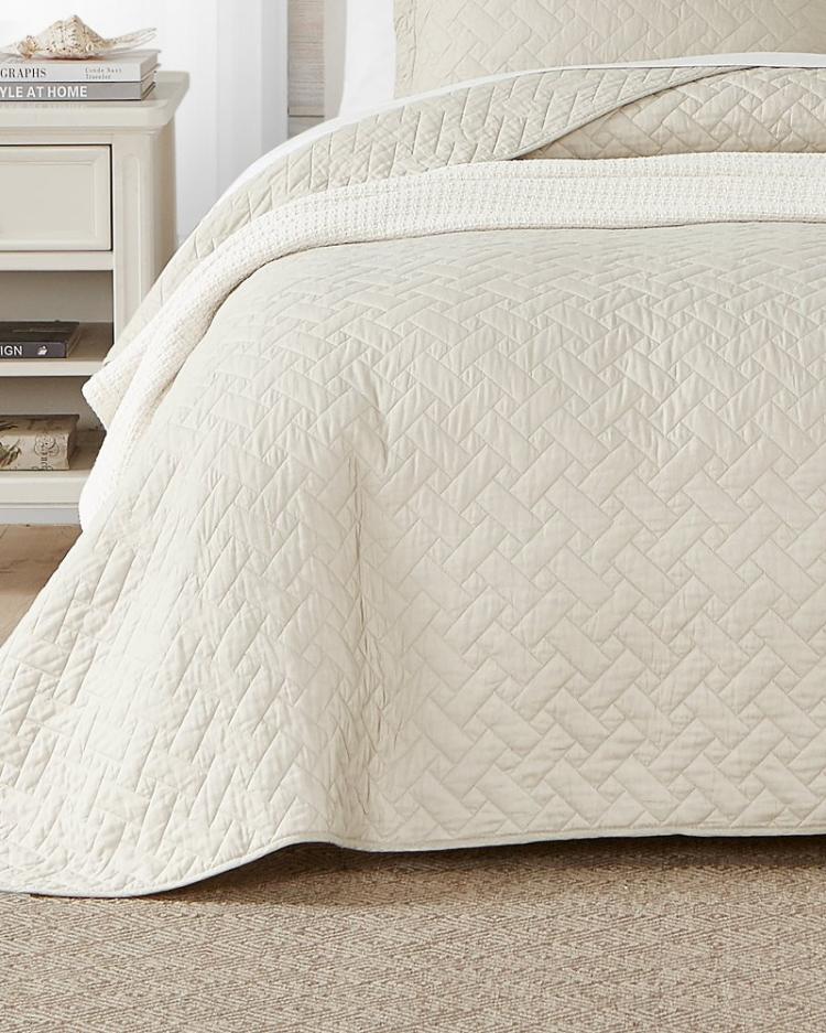 Beach &amp; Home Quilts &amp; Blankets | Tommy Bahama Raffia Solid 2-Piece Twin Quilt Set Beige