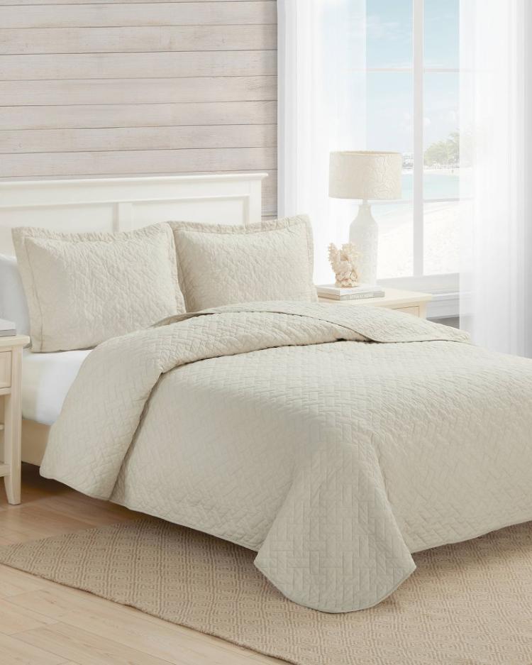 Beach &amp; Home Quilts &amp; Blankets | Tommy Bahama Raffia Solid 2-Piece Twin Quilt Set Beige