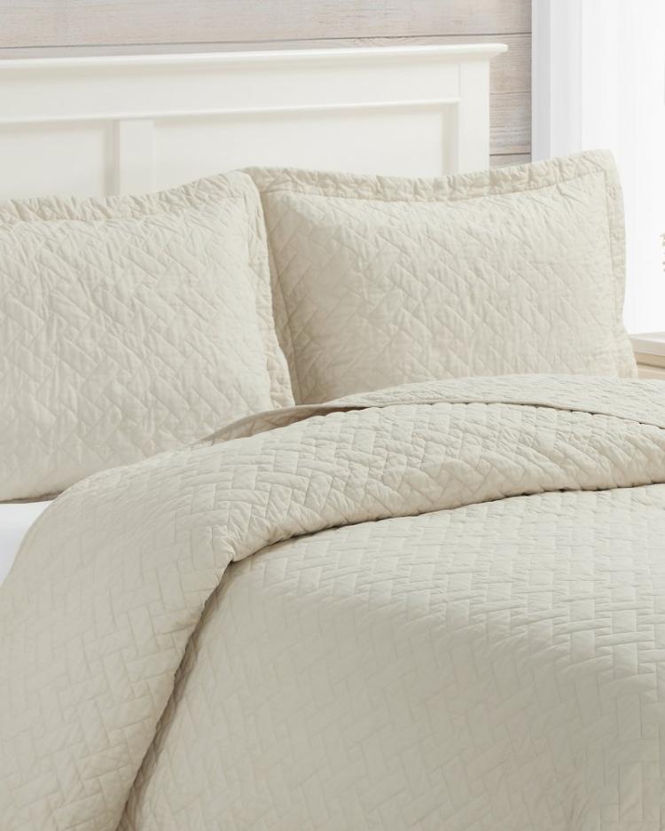 Beach &amp; Home Quilts &amp; Blankets | Tommy Bahama Raffia Solid 2-Piece Twin Quilt Set Beige