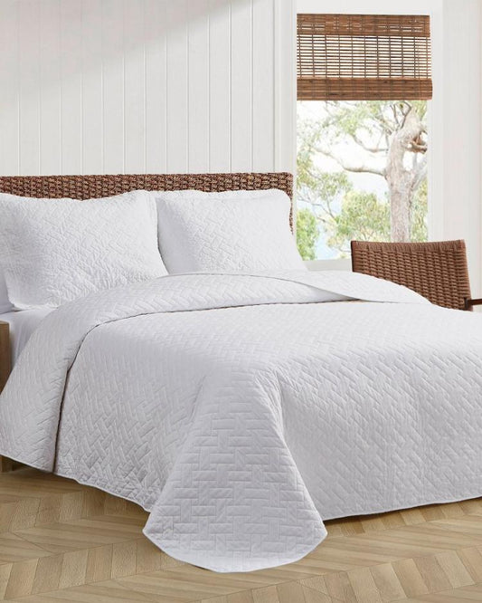 Beach &amp; Home Quilts &amp; Blankets | Tommy Bahama Solid King Quilt/Sham Set White