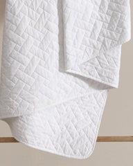 Beach &amp; Home Quilts &amp; Blankets | Tommy Bahama Solid King Quilt/Sham Set White