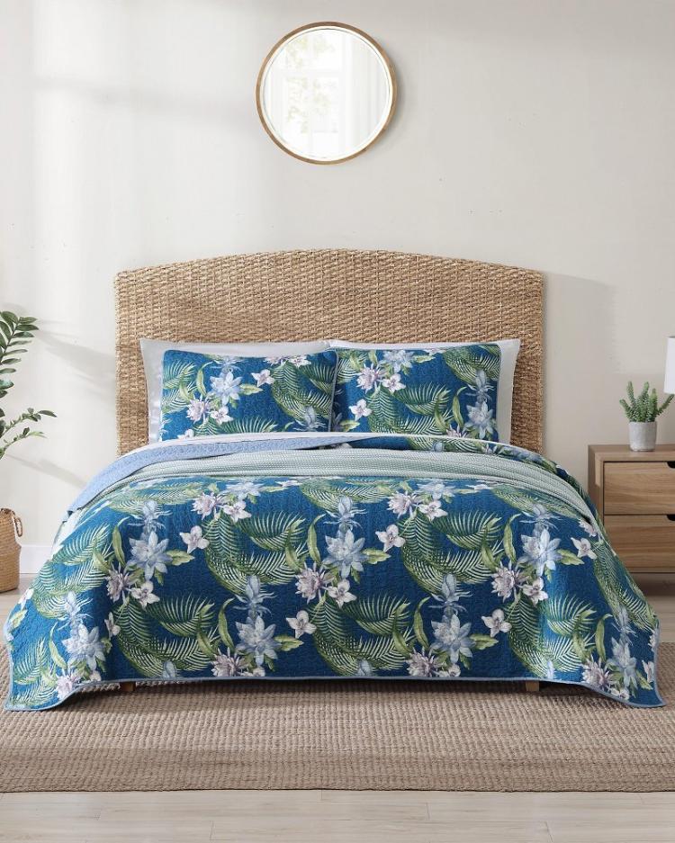 Beach &amp; Home Quilts &amp; Blankets | Tommy Bahama Southern Breeze 3-Piece Full/Queen Quilt Set Blue