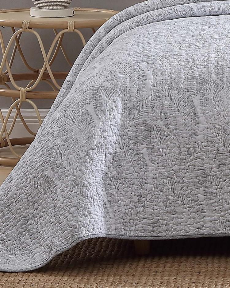 Beach &amp; Home Quilts &amp; Blankets | Tommy Bahama Water Leaves 3-Piece Full/Queen Quilt Set Grey