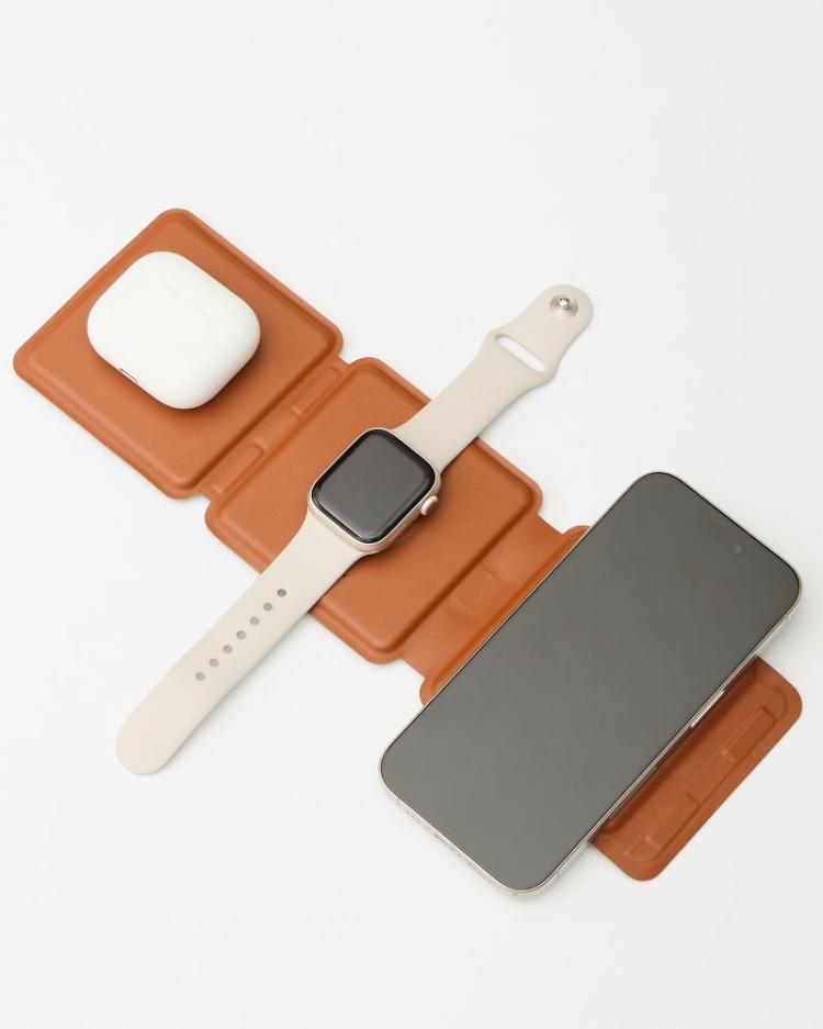 Men Wallets &amp; Tech Accessories | Tommy Bahama 3-In-1 Wireless Charging Pad Brown