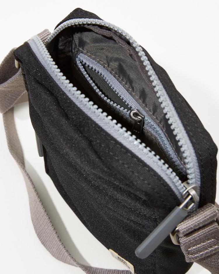 Men/Beach &amp; Home Luggage &amp; Travel | Tommy Bahama Bond Ash Crossbody Bag Ash