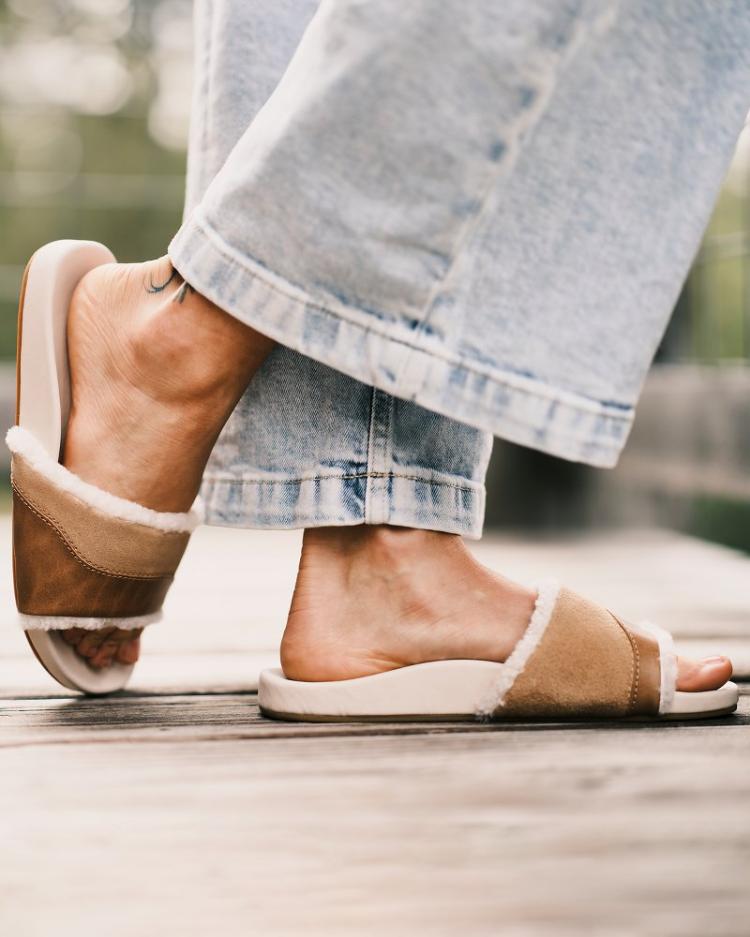 Women Sleepwear | Tommy Bahama OluKai® Ho'ala Slide Slippers Tan