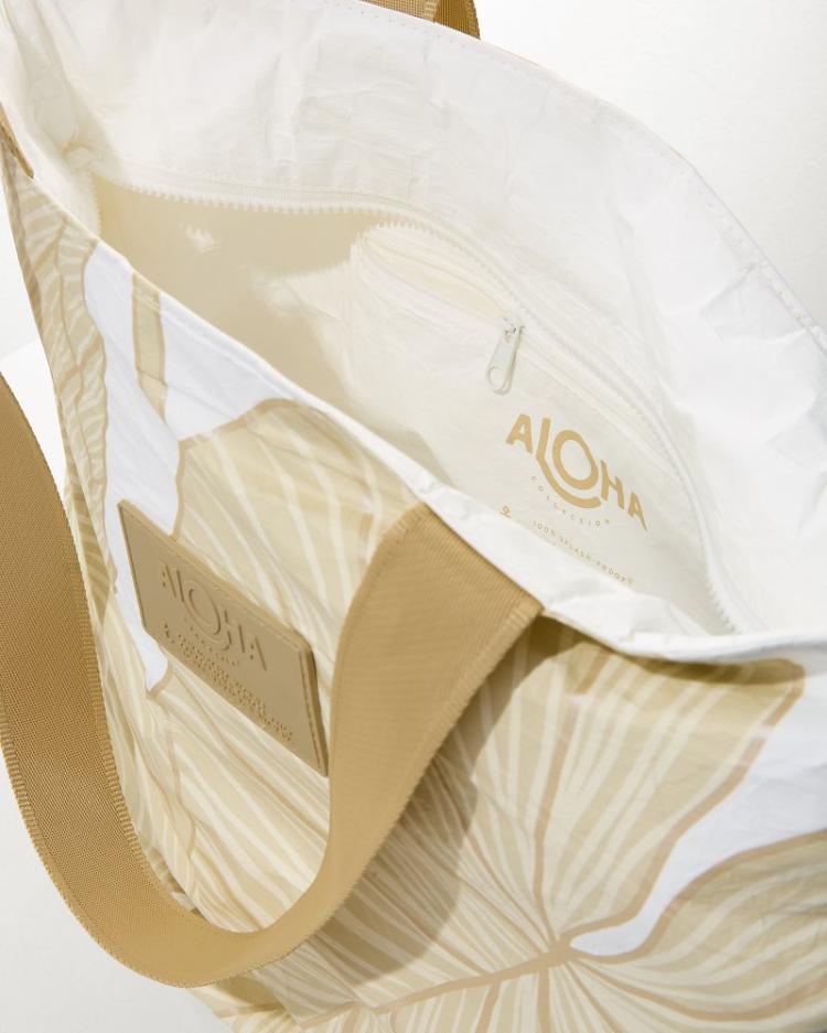 Women/Beach &amp; Home Handbags &amp; Clutches | Tommy Bahama Aloha Collection Launu Day Tripper Tote Glow