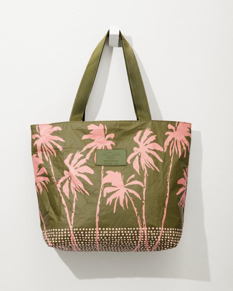 Women/Beach &amp; Home Handbags &amp; Clutches | Tommy Bahama Aloha Collection Paumalu Day Tripper Tote Olive