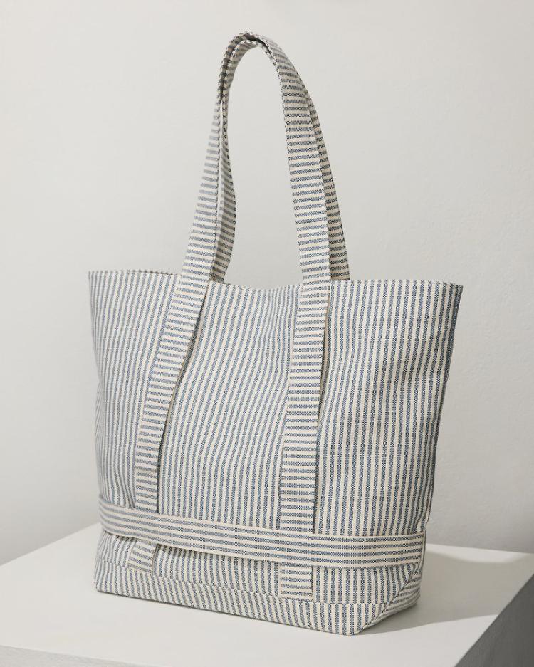 Women/Beach &amp; Home Handbags &amp; Clutches | Tommy Bahama Canvas Traveler Tote Navy Stripe
